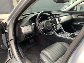 Jaguar XF 30d R-Sport Aut. *Panorama*Leder*LED*