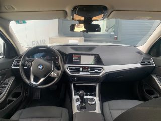 BMW 318d Aut.*Neues Modell*NAVI*LED*RFKamera*