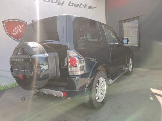 Mitsubishi Pajero Intense Österreich 3,2 DI-D TD *AHK*Leder*Xenon*