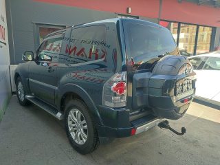 Mitsubishi Pajero Intense Österreich 3,2 DI-D TD *AHK*Leder*Xenon*