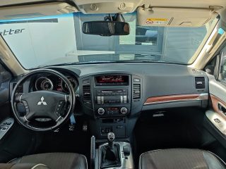 Mitsubishi Pajero Intense Österreich 3,2 DI-D TD *AHK*Leder*Xenon*