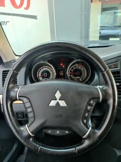 Mitsubishi Pajero Intense Österreich 3,2 DI-D TD *AHK*Leder*Xenon*