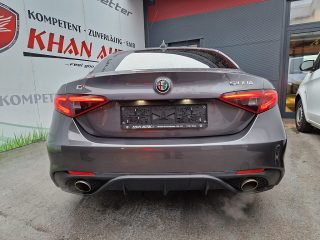 Alfa Romeo Giulia Ti + Veloce Paket 2,0 280 AT8 Q4