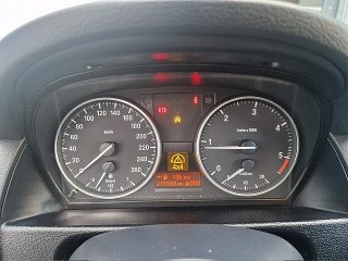 BMW X1 xDrive20d Österreich Paket *AHK* Allrad*