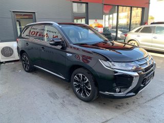 Mitsubishi Outlander 2,0 PHEV Instyle Connect *Schiebedach*Leder*Navi*