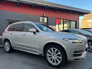 Volvo XC90 T8 Inscription AWD Aut. *7-Sitzer*Panorama*AHK*Sitzbelüftung*