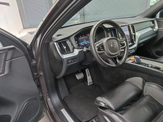 Volvo XC60 T6 AWD Recharge  R Design *Panorama*LED*Leder*Navi*