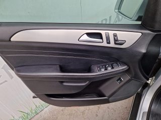 Mercedes-Benz ML 350 BlueTEC 4MATIC Aut. *Panorama*Navi*AHK*