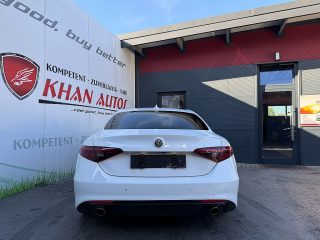 Alfa Romeo Giulia Super 2,2 180 AT *Navi*Leder*RFKamera*