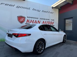 Alfa Romeo Giulia Super 2,2 180 AT *Navi*Leder*RFKamera*