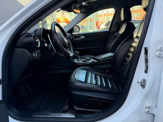 Alfa Romeo Giulia Super 2,2 180 AT *Navi*Leder*RFKamera*