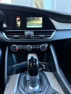 Alfa Romeo Giulia Super 2,2 180 AT *Navi*Leder*RFKamera*