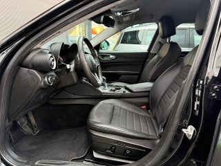 Alfa Romeo Giulia Sprint 2,2 16V 190 AT8 Q4 *Navi*Led*RFKamera