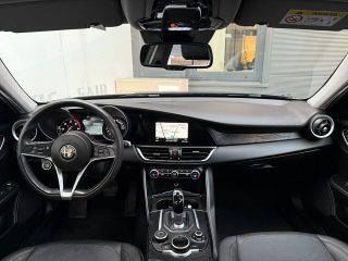 Alfa Romeo Giulia Sprint 2,2 16V 190 AT8 Q4 *Navi*Led*RFKamera