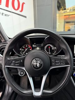 Alfa Romeo Giulia Sprint 2,2 16V 190 AT8 Q4 *Navi*Led*RFKamera