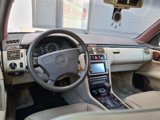 Mercedes-Benz E 320 Classic Aut. *7-Sitzer*Leder*Erdgas-Benzin*