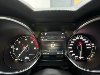 Alfa Romeo Stelvio Super 2,2 ATX AWD